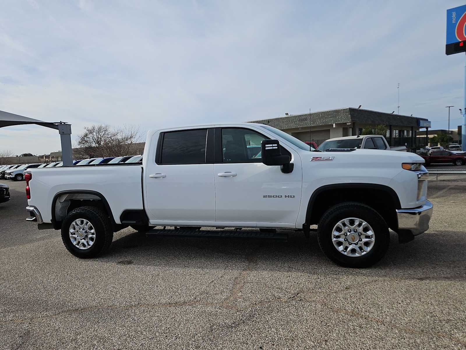 Thumbnail: 2023 Chevrolet Silverado 2500 - 9