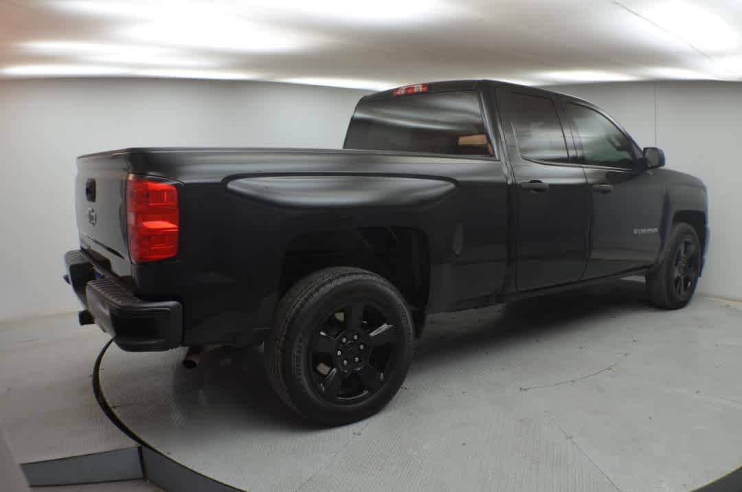 Thumbnail: 2018 Chevrolet Silverado 1500 - 11