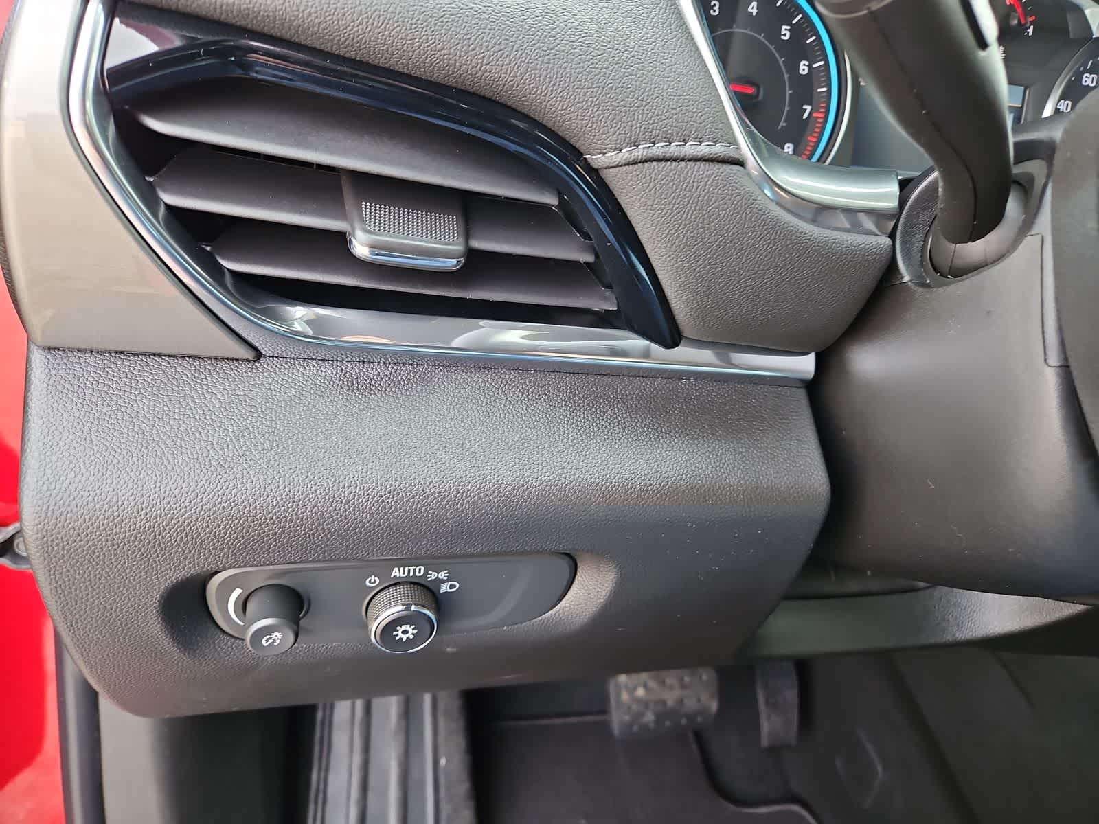 Thumbnail: 2023 Chevrolet Traverse - 27