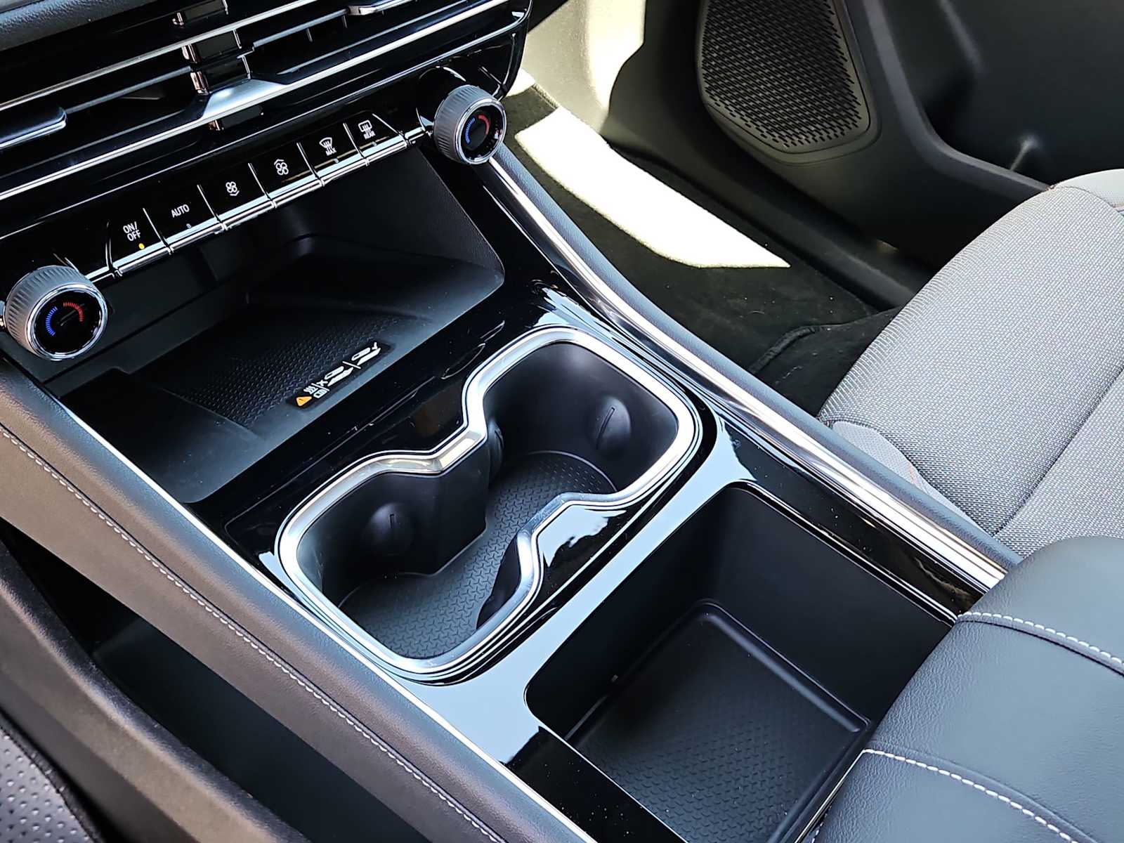 Thumbnail: 2026 Chevrolet Traverse - 20