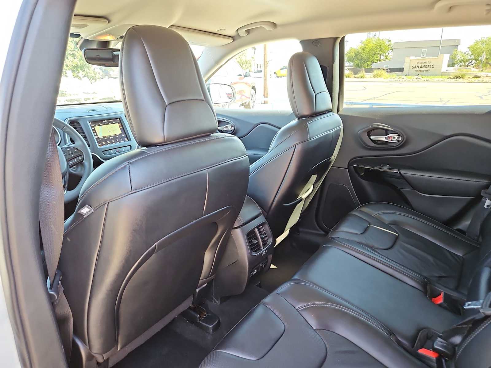 Thumbnail: 2023 Jeep Cherokee - 14