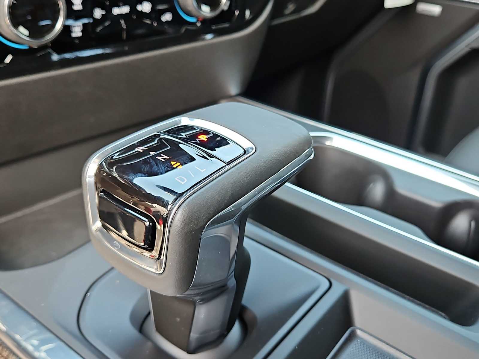 Thumbnail: 2026 Chevrolet Silverado 1500 - 21