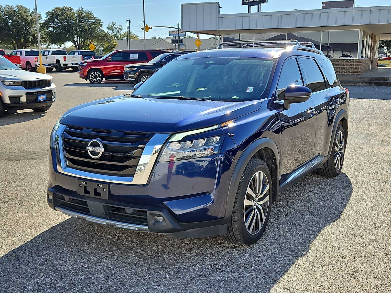 Thumbnail: 2022 Nissan Pathfinder - 4