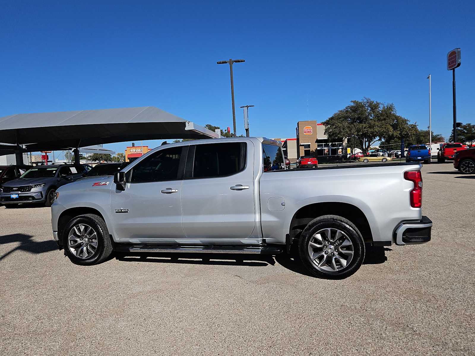 Thumbnail: 2022 Chevrolet Silverado 1500 - 5