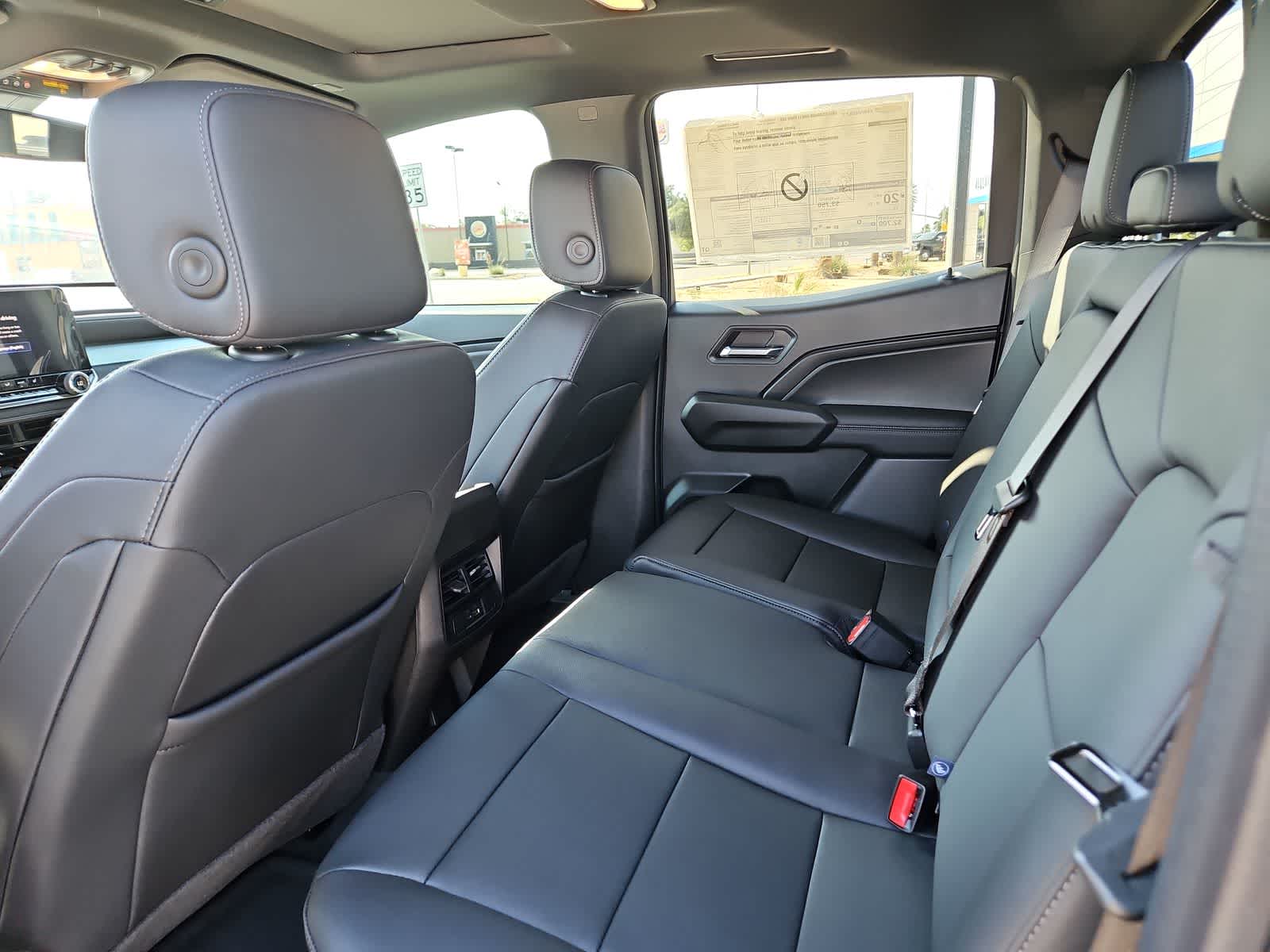 Thumbnail: 2024 Chevrolet Colorado - 20