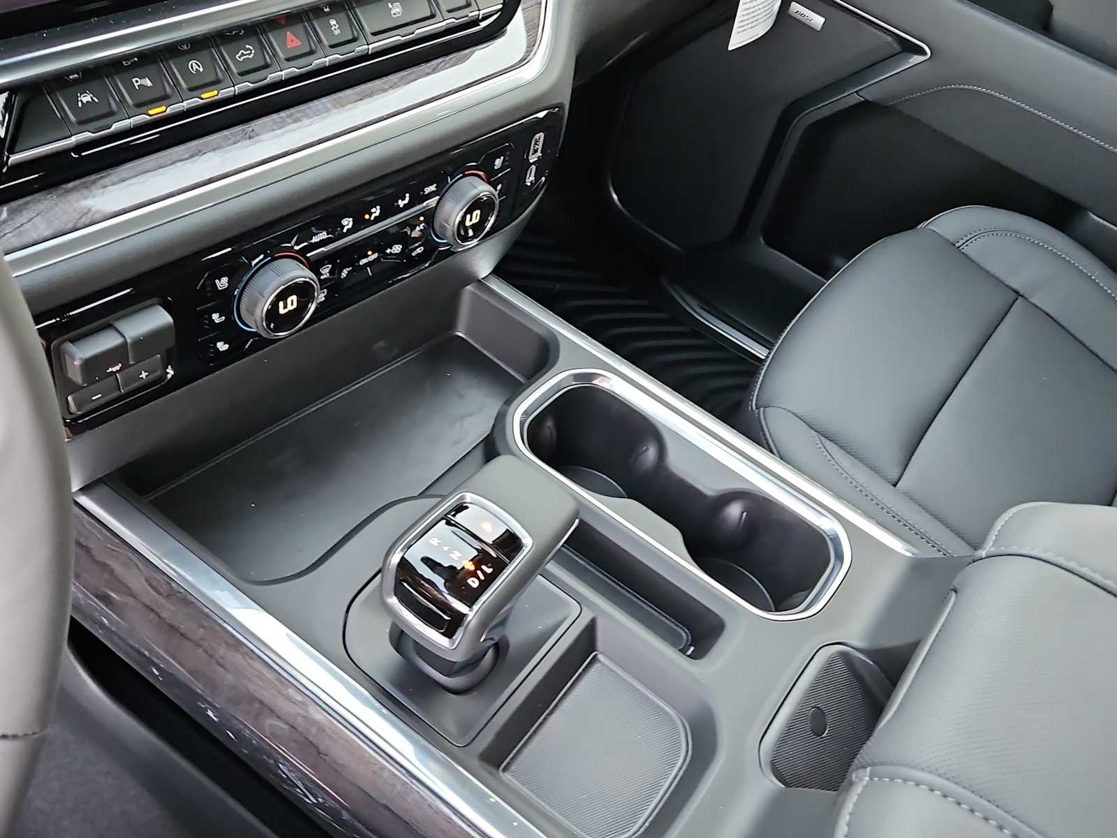 Thumbnail: 2026 Chevrolet Silverado 1500 - 20