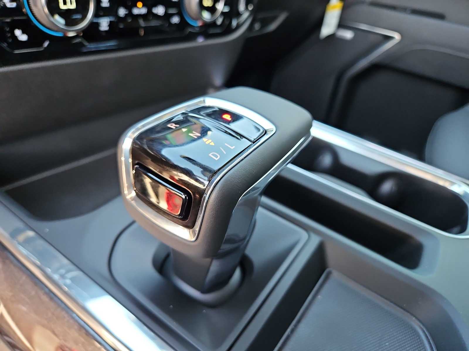 Thumbnail: 2026 Chevrolet Silverado 1500 - 21