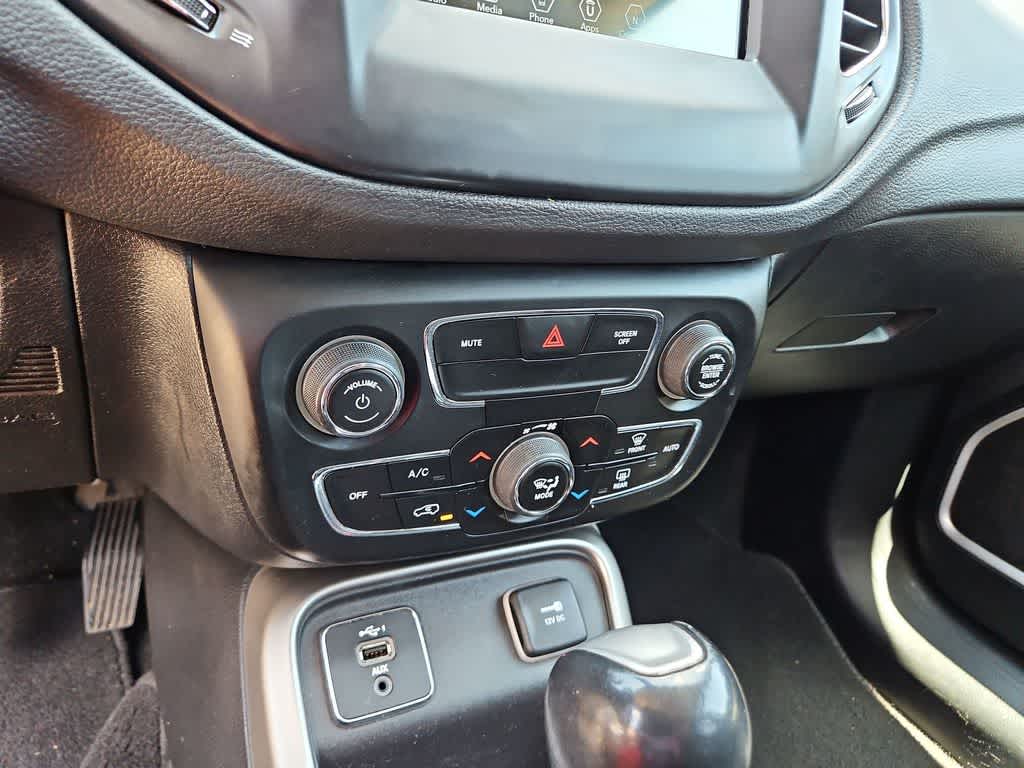 Thumbnail: 2020 Jeep Compass - 24
