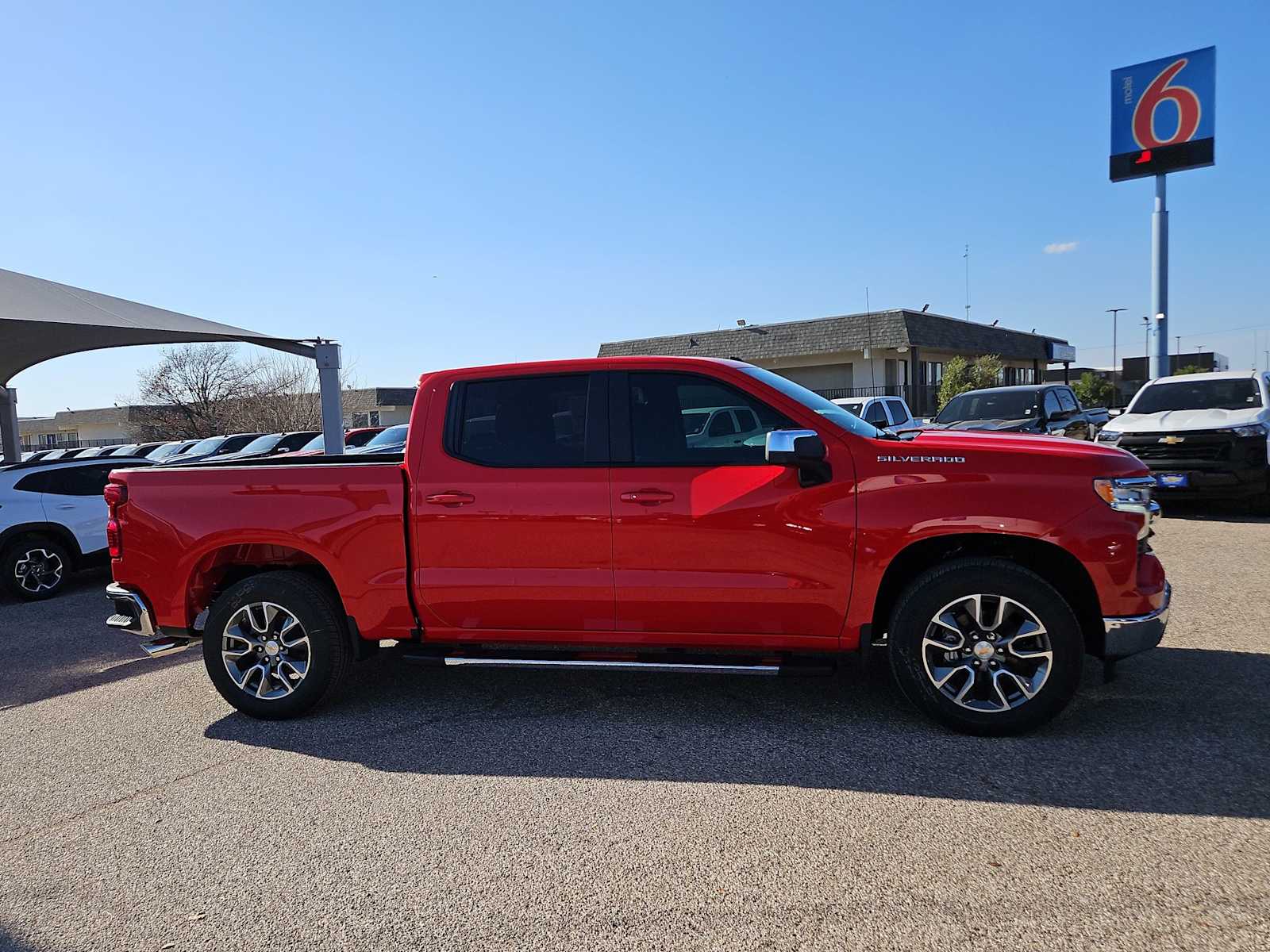 Thumbnail: 2026 Chevrolet Silverado 1500 - 9