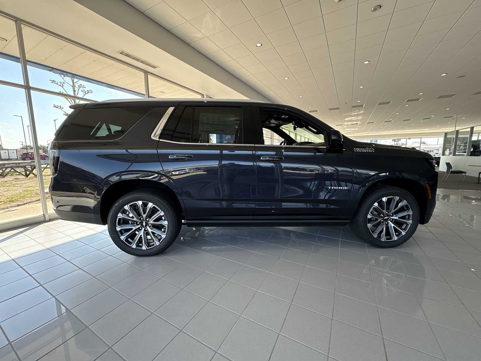 Thumbnail: 2025 Chevrolet Tahoe - 9