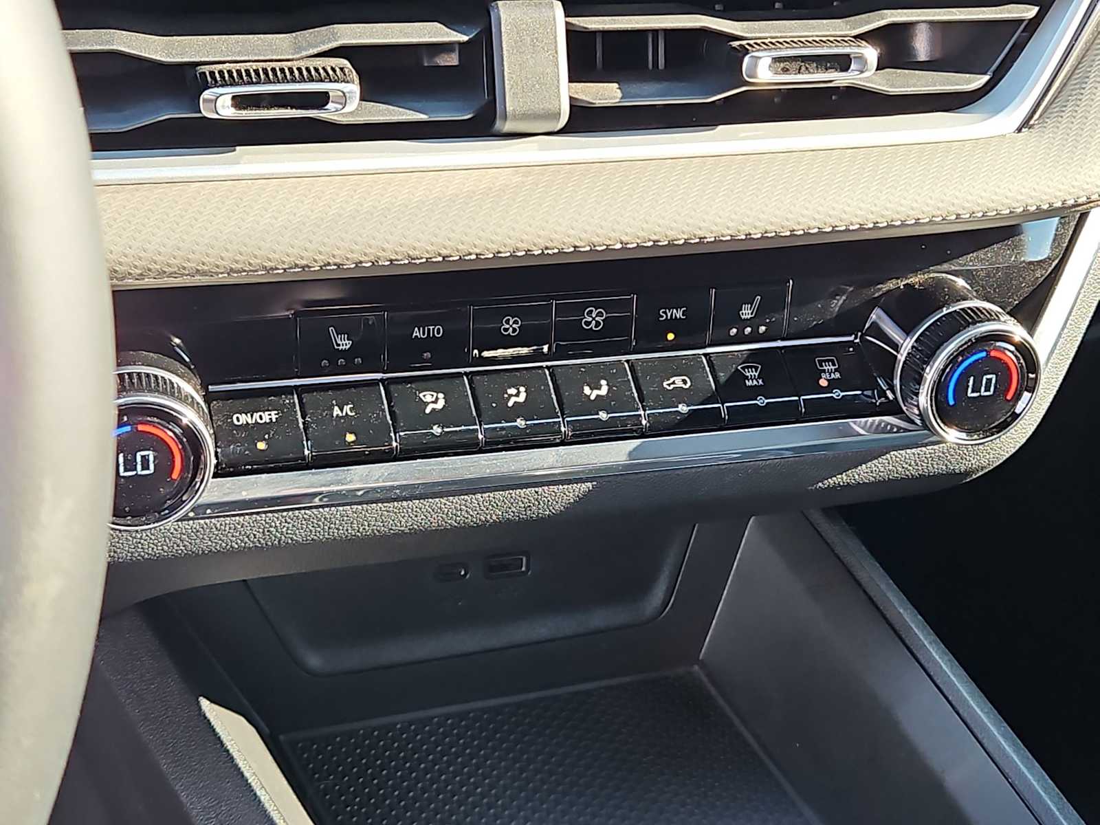 Thumbnail: 2025 Chevrolet Equinox - 24