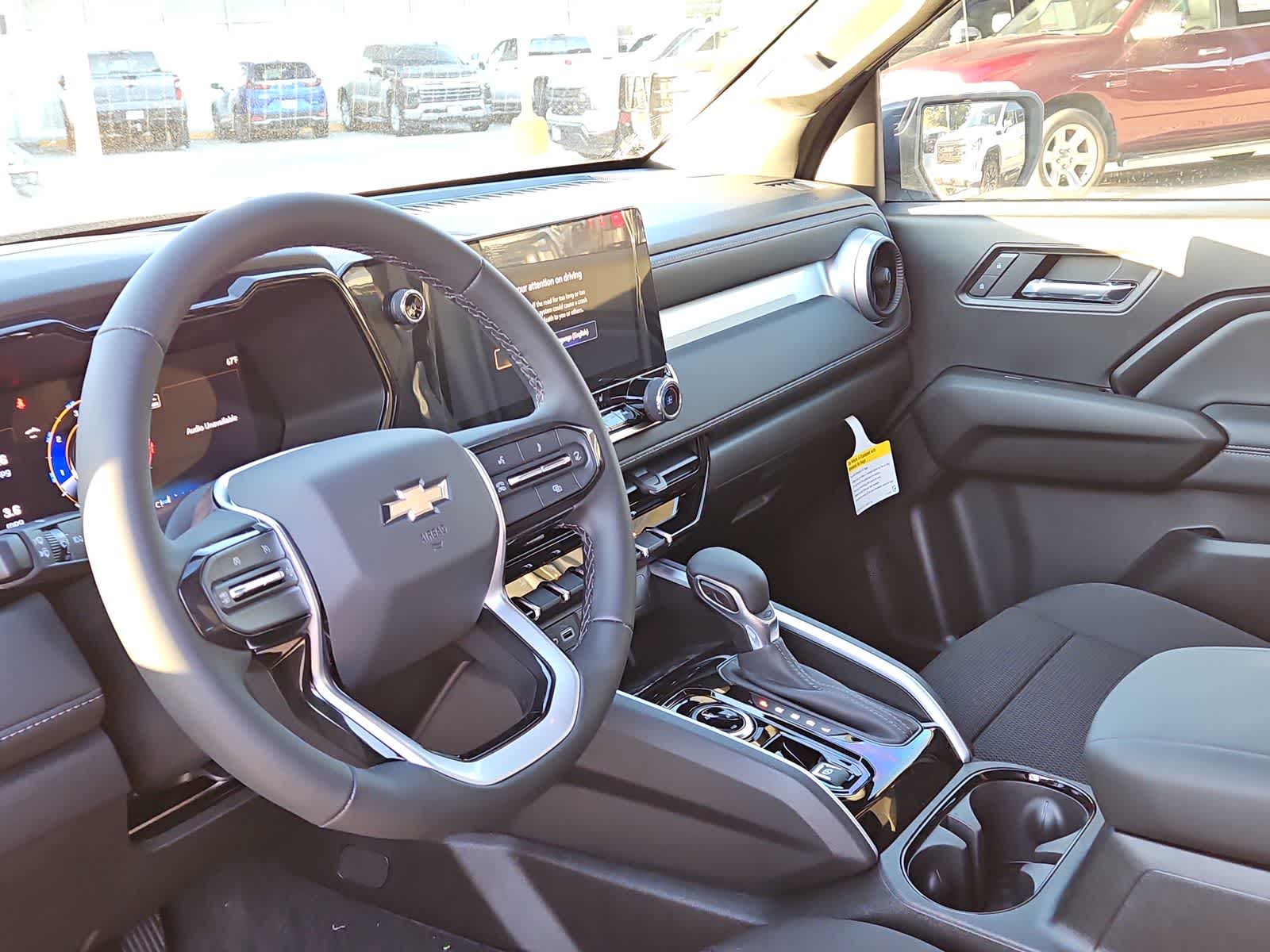 Thumbnail: 2024 Chevrolet Colorado - 10