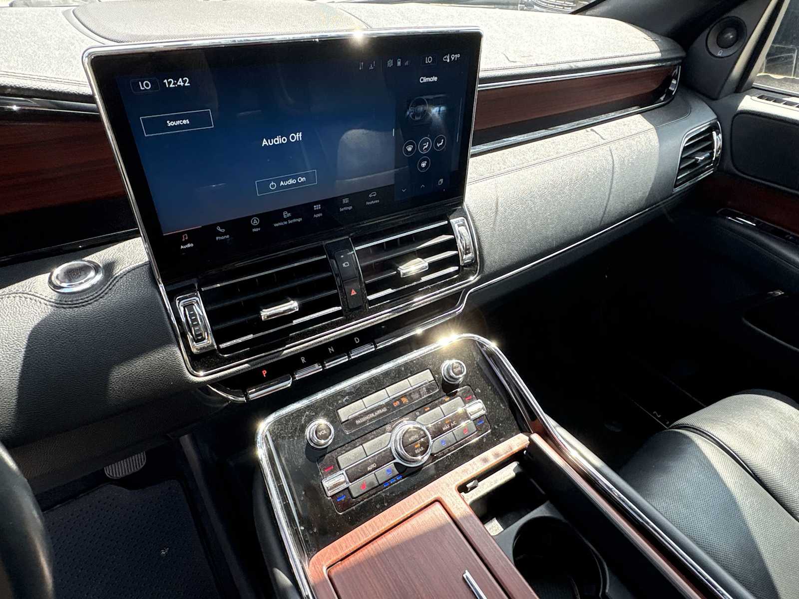 Thumbnail: 2023 Lincoln Navigator - 20