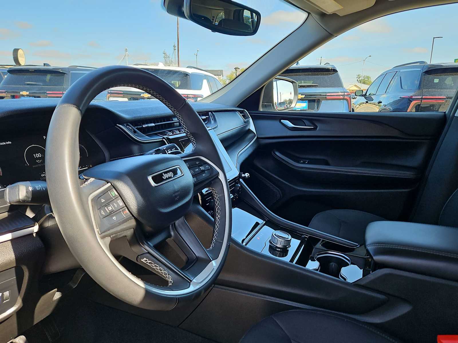 Thumbnail: 2023 Jeep Grand Cherokee - 10