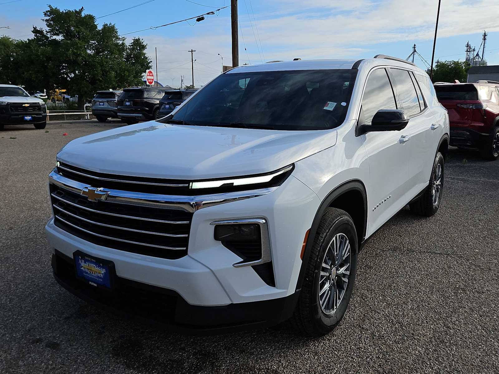 Thumbnail: 2026 Chevrolet Traverse - 4