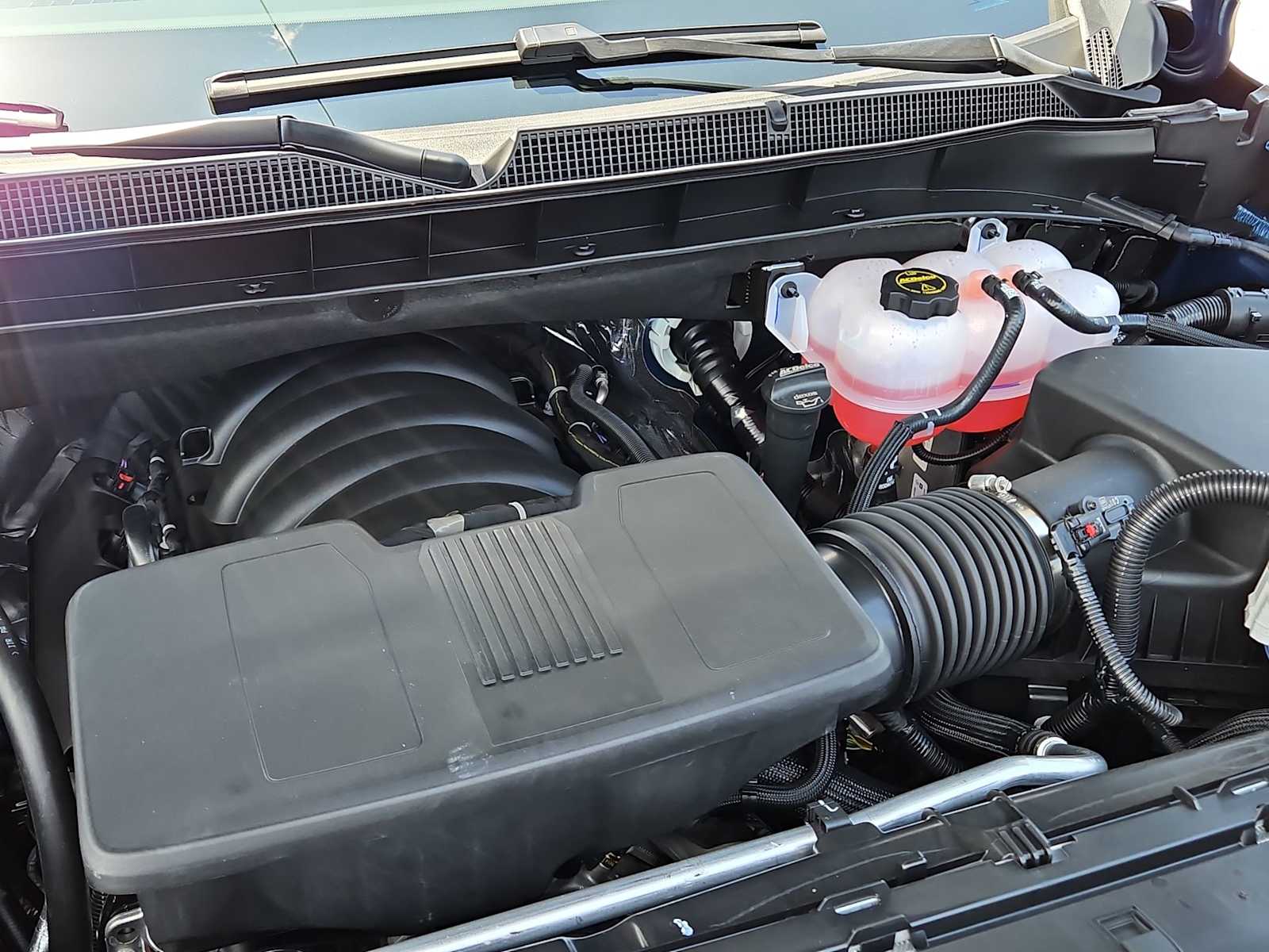 Thumbnail: 2025 Chevrolet Suburban - 17