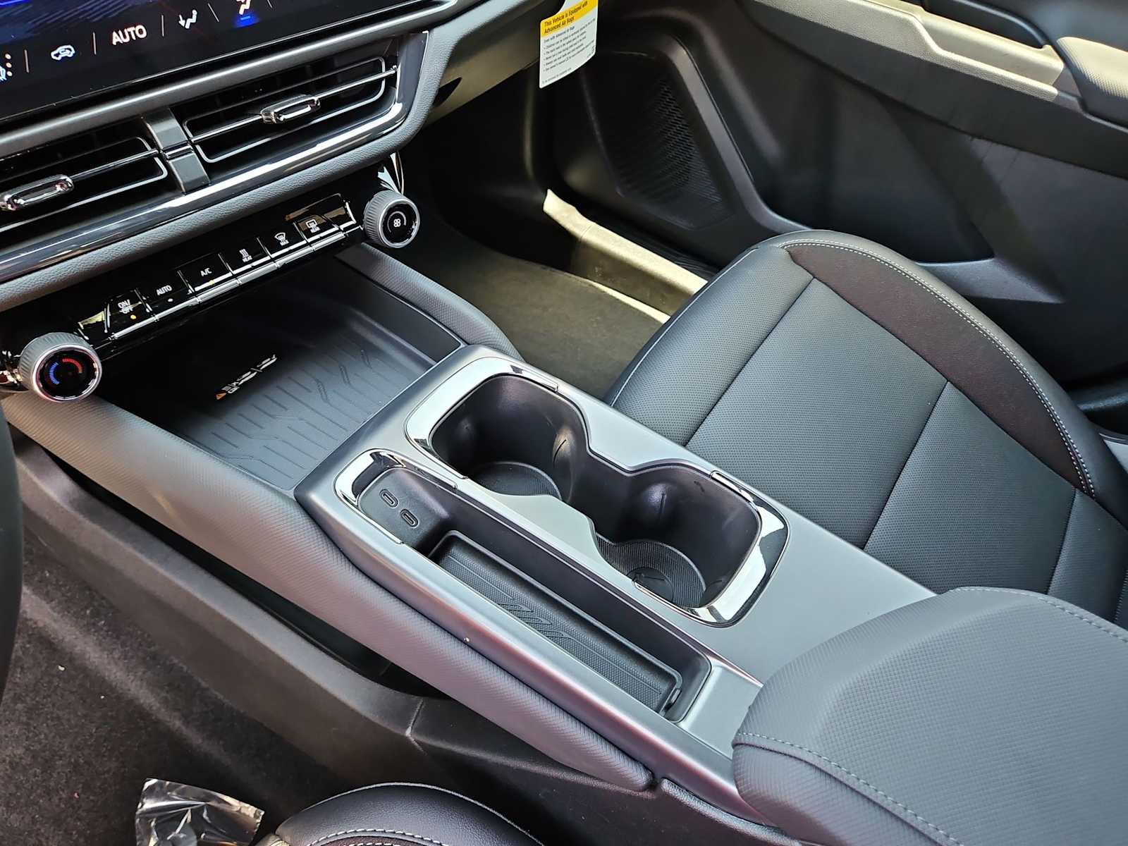 Thumbnail: 2025 Chevrolet Equinox - 24