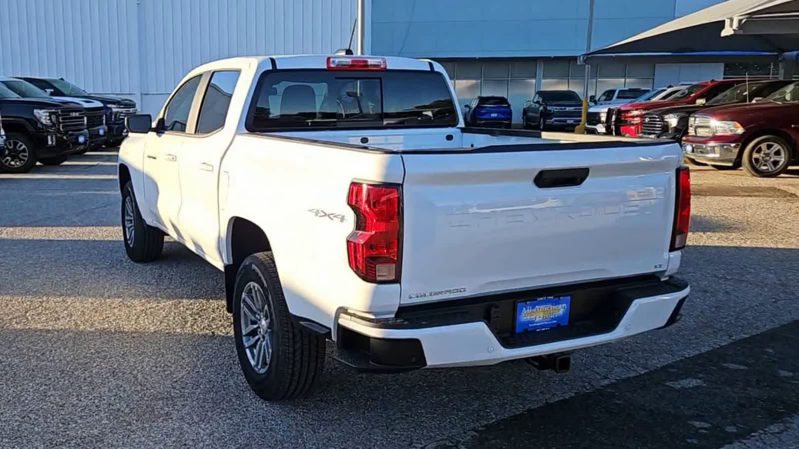 Thumbnail: 2024 Chevrolet Colorado - 6