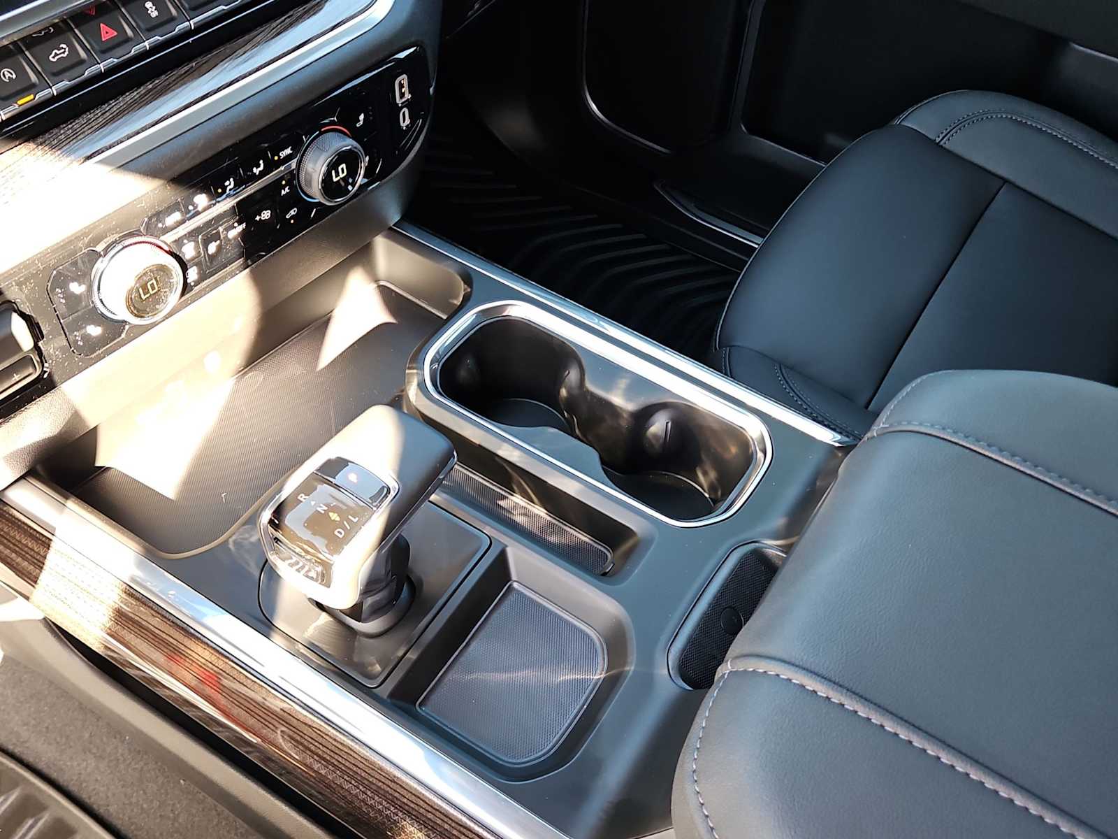 Thumbnail: 2026 Chevrolet Silverado 1500 - 20