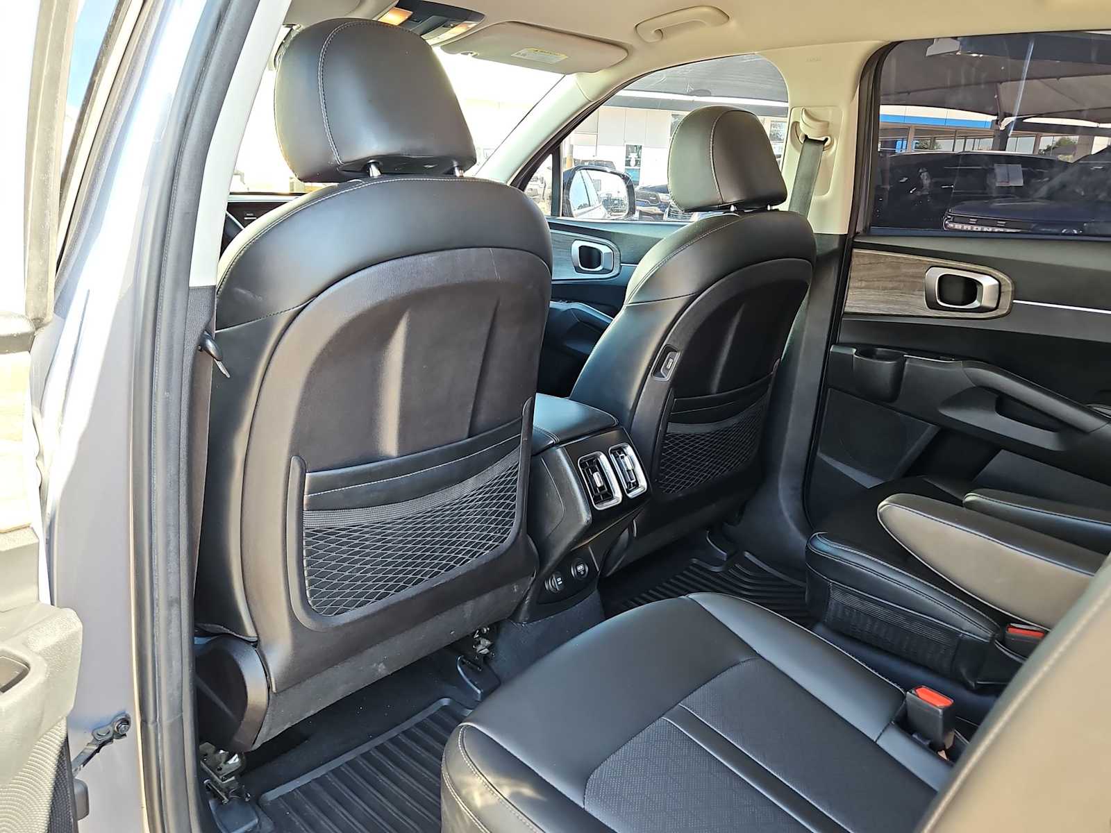 Thumbnail: 2021 Kia Sorento - 16