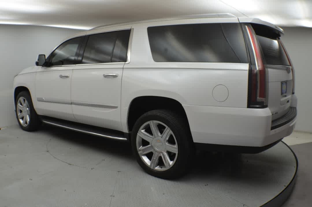 Thumbnail: 2016 Cadillac Escalade - 7