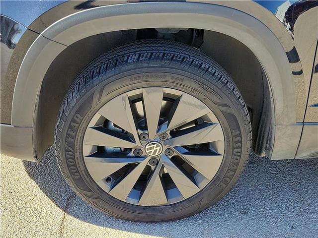 2022 Volkswagen Taos S photo 2