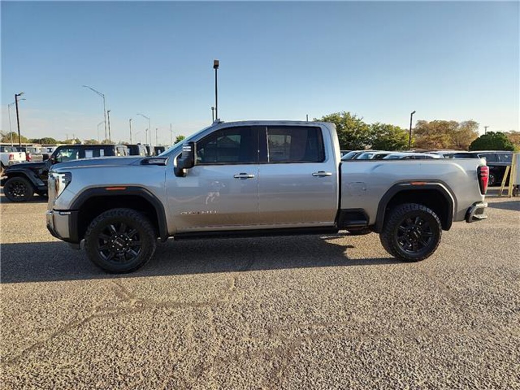 Used 2024 GMC Sierra 2500HD AT4 4x4 Crew Cab 6.75 ft. box 159 in. WB