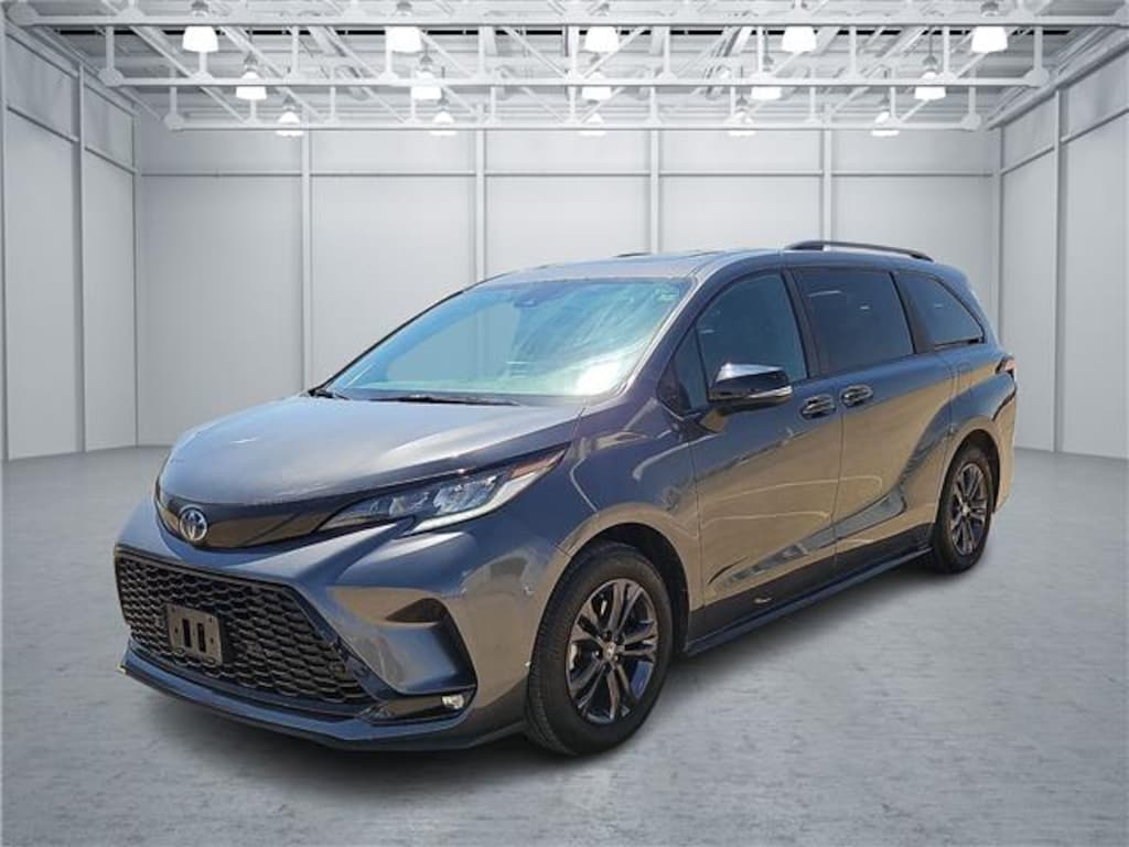 Used 2025 Toyota Sienna XSE 7 Passenger
