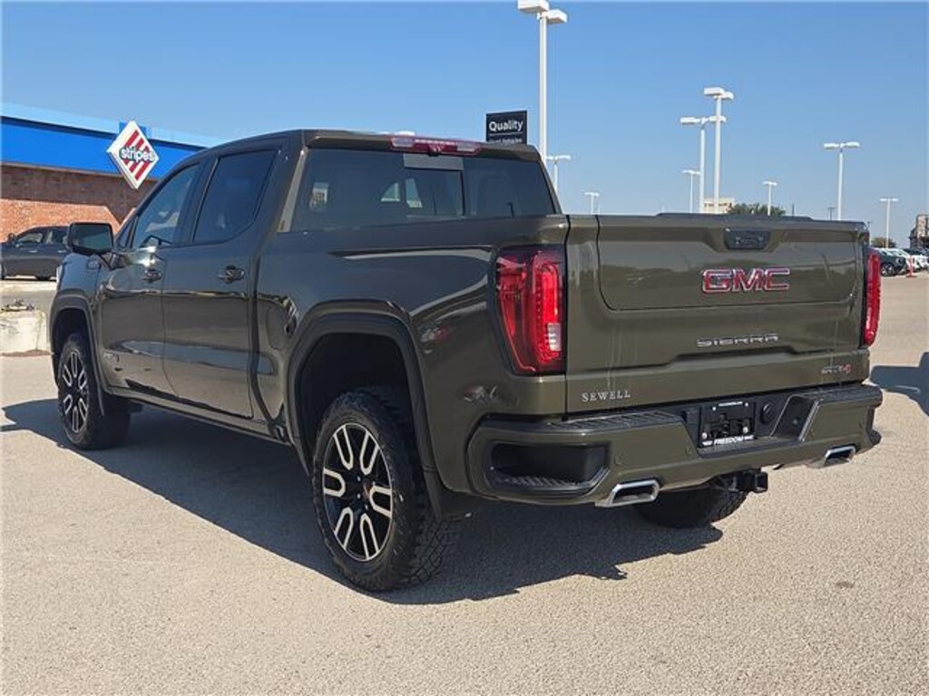 Used 2023 GMC Sierra 1500 AT4 4x4 Crew Cab 5.75 ft. box 147.4 in. WB