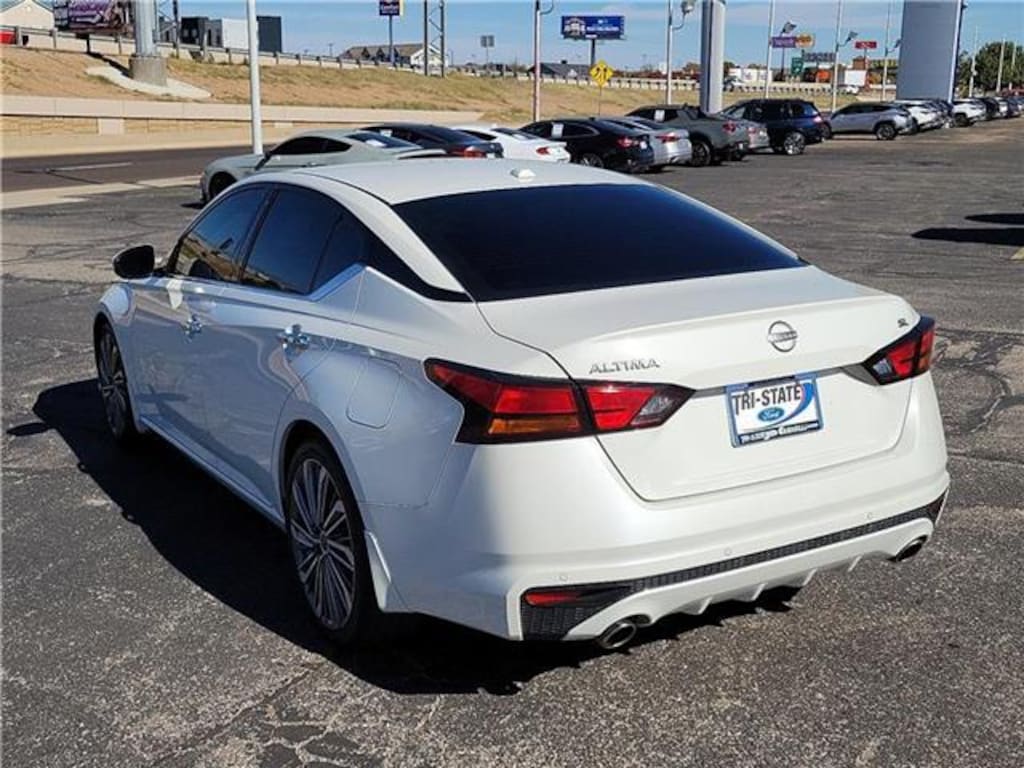 Used 2024 Nissan Altima 2.5 SL
