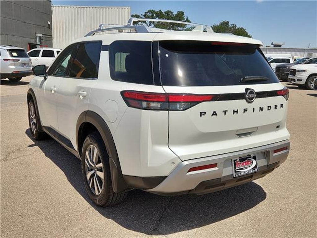 Used 2023 Nissan Pathfinder SL (A9) Front-Wheel Drive