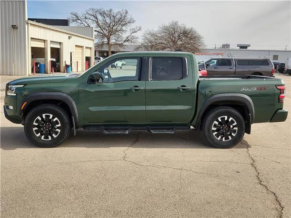 Used 2022 Nissan Frontier PRO-4X (A9) 4x4 Crew Cab 5 ft. box 126 in. WB