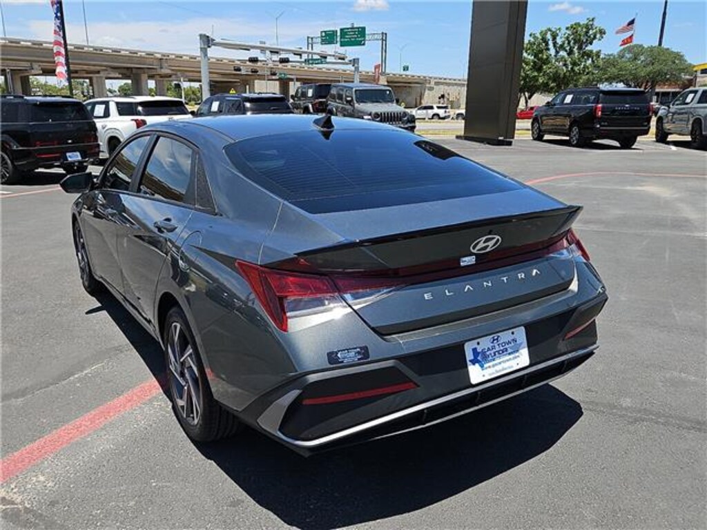 Certified 2025 Hyundai Elantra SEL Sport (IVT) Sedan