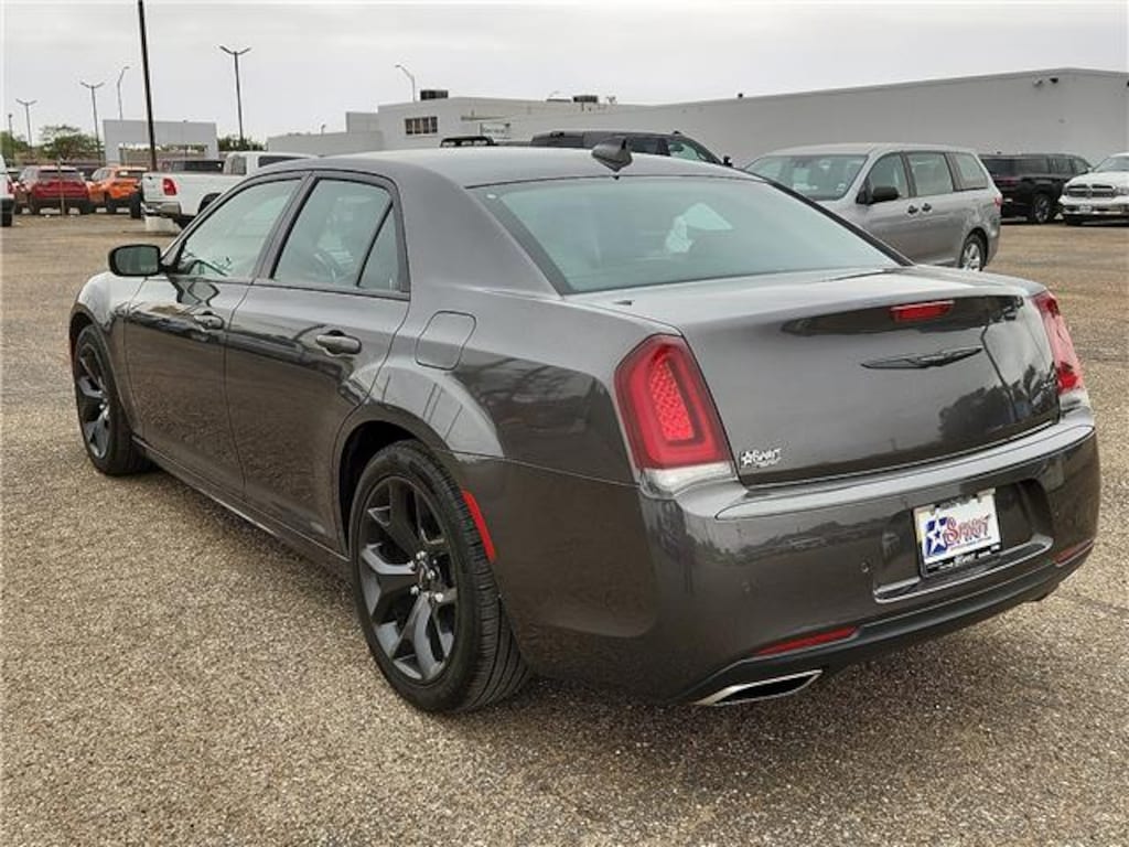 Used 2022 Chrysler 300 Touring L Rear-Wheel Drive Sedan