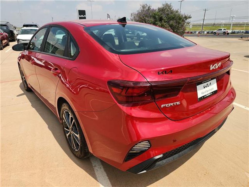 Used 2024 KIA Forte LXS (IVT) Sedan