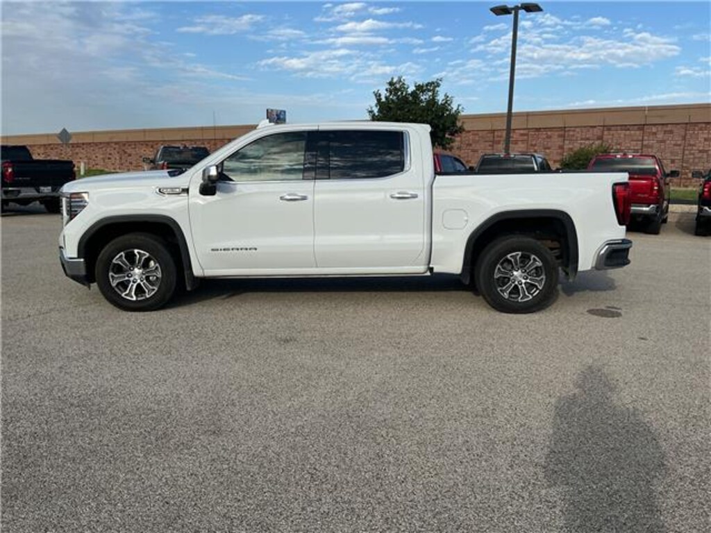 Used 2025 GMC Sierra 1500 SLT 4x2 Crew Cab 5.75 ft. box 147.4 in. WB