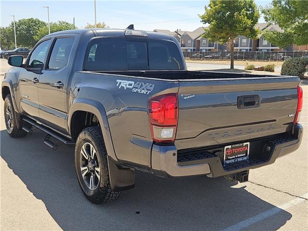 Used 2019 Toyota Tacoma TRD Sport V6 4x4 Double Cab 5 ft. box 127.4 in. WB