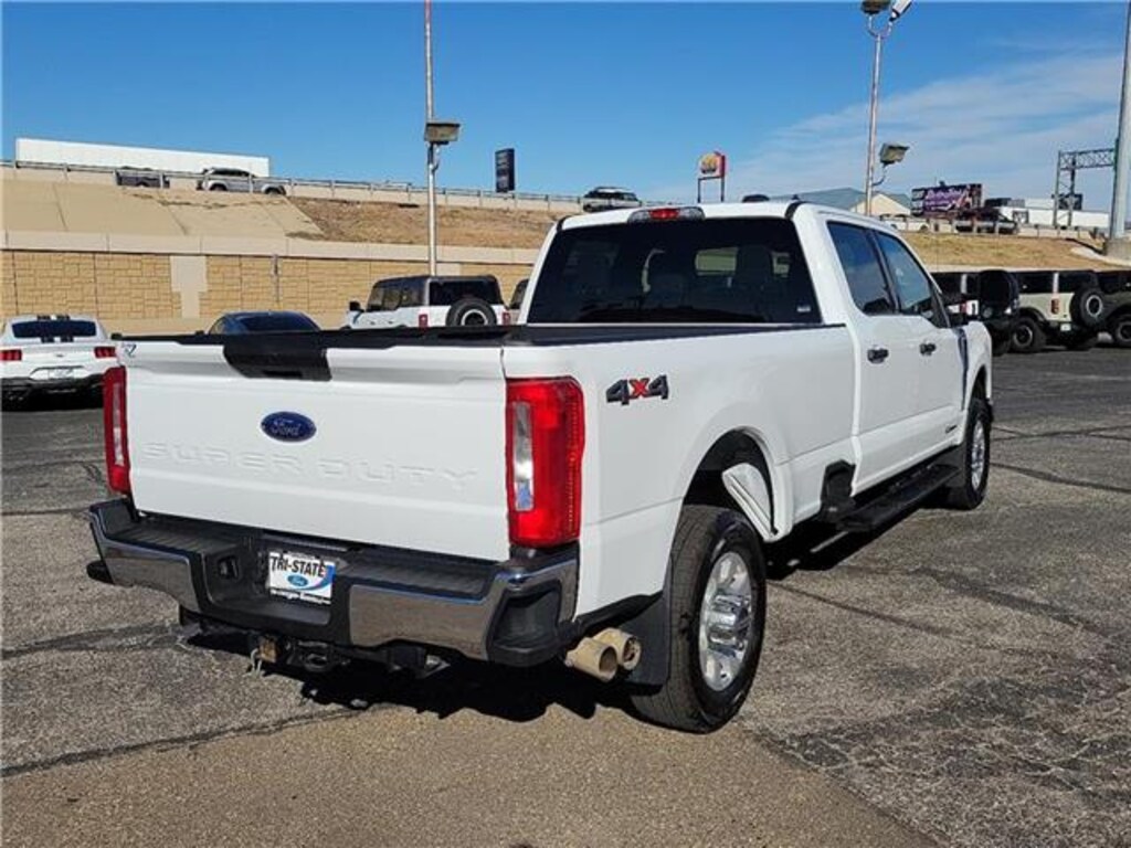 Used 2024 Ford F-350 XLT 4x4 Crew Cab 8 ft. box 176 in. WB SRW Sedan