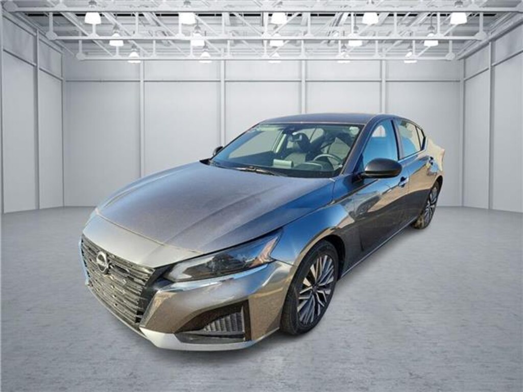 Used 2024 Nissan Altima 2.5 SV