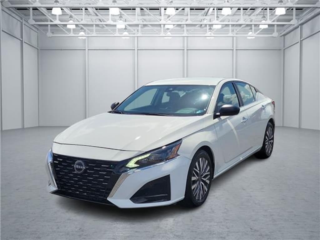 Used 2025 Nissan Altima SV
