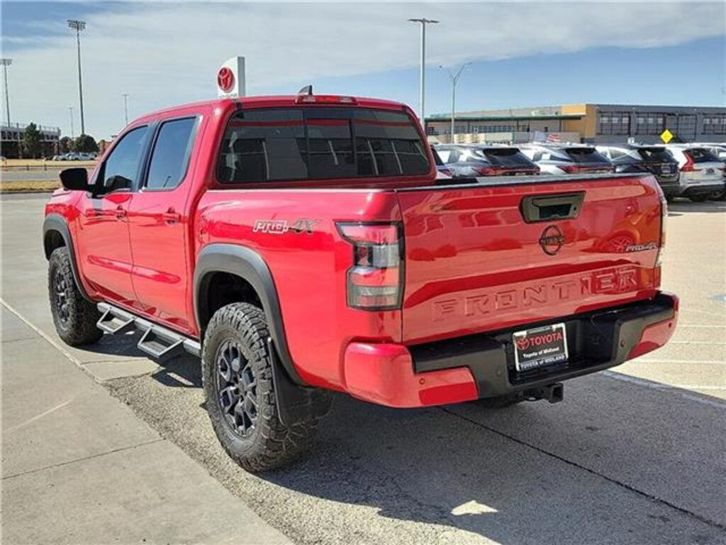 Used 2022 Nissan Frontier PRO-4X (A9) 4x4 Crew Cab 5 ft. box 126 in. WB