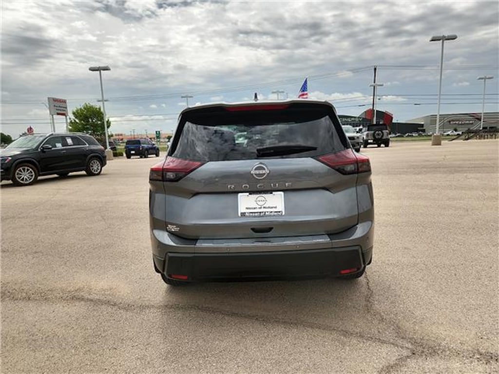 Used 2026 Nissan Rogue SV Front-Wheel Drive