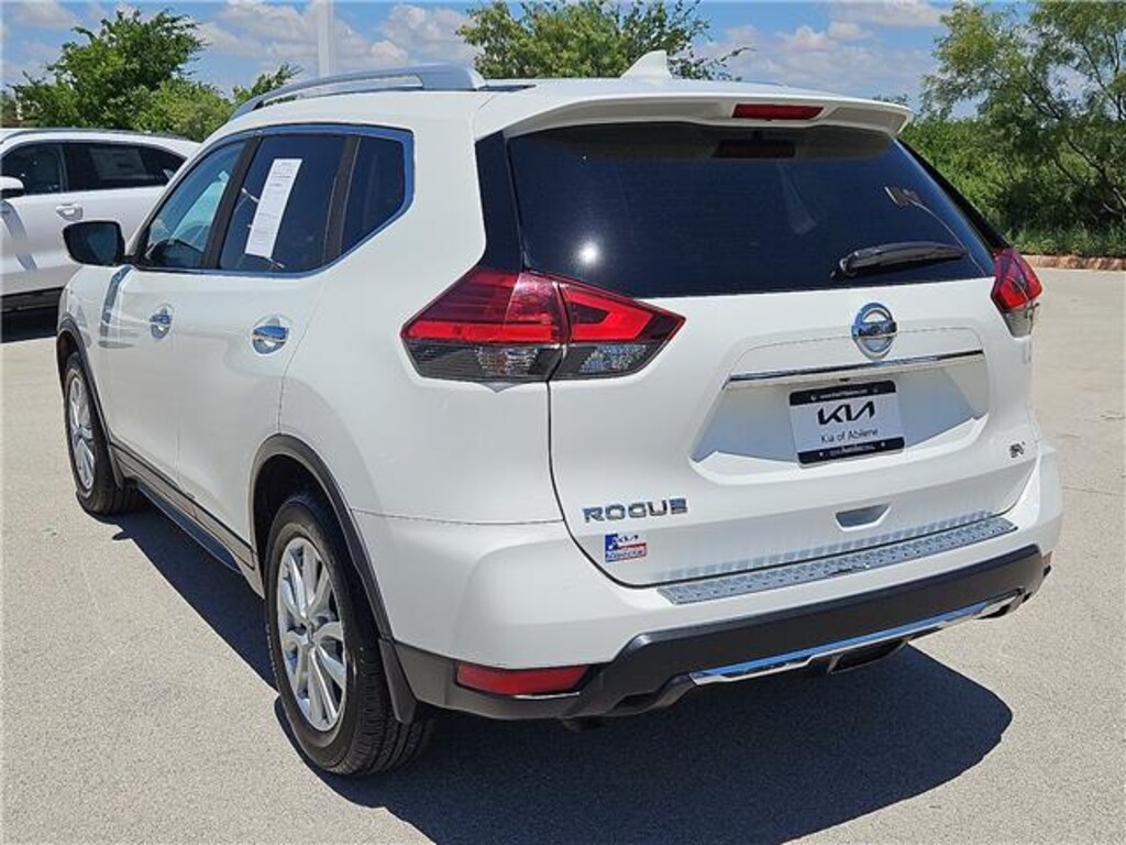 Used 2017 Nissan Rogue SV Front-wheel Drive