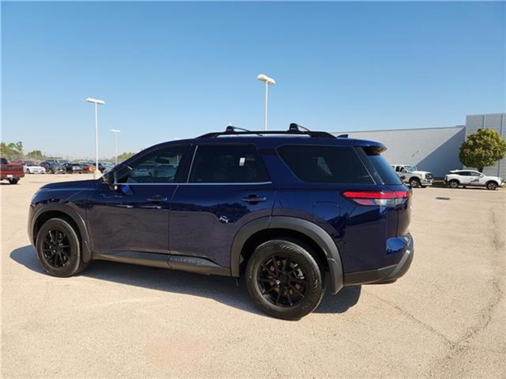 Used 2024 Nissan Pathfinder SV (A9) Front-Wheel Drive
