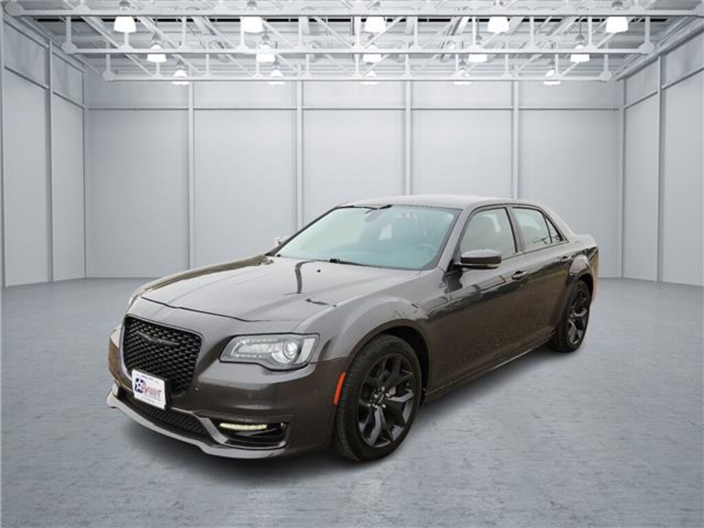Used 2022 Chrysler 300 Touring L Rear-Wheel Drive Sedan