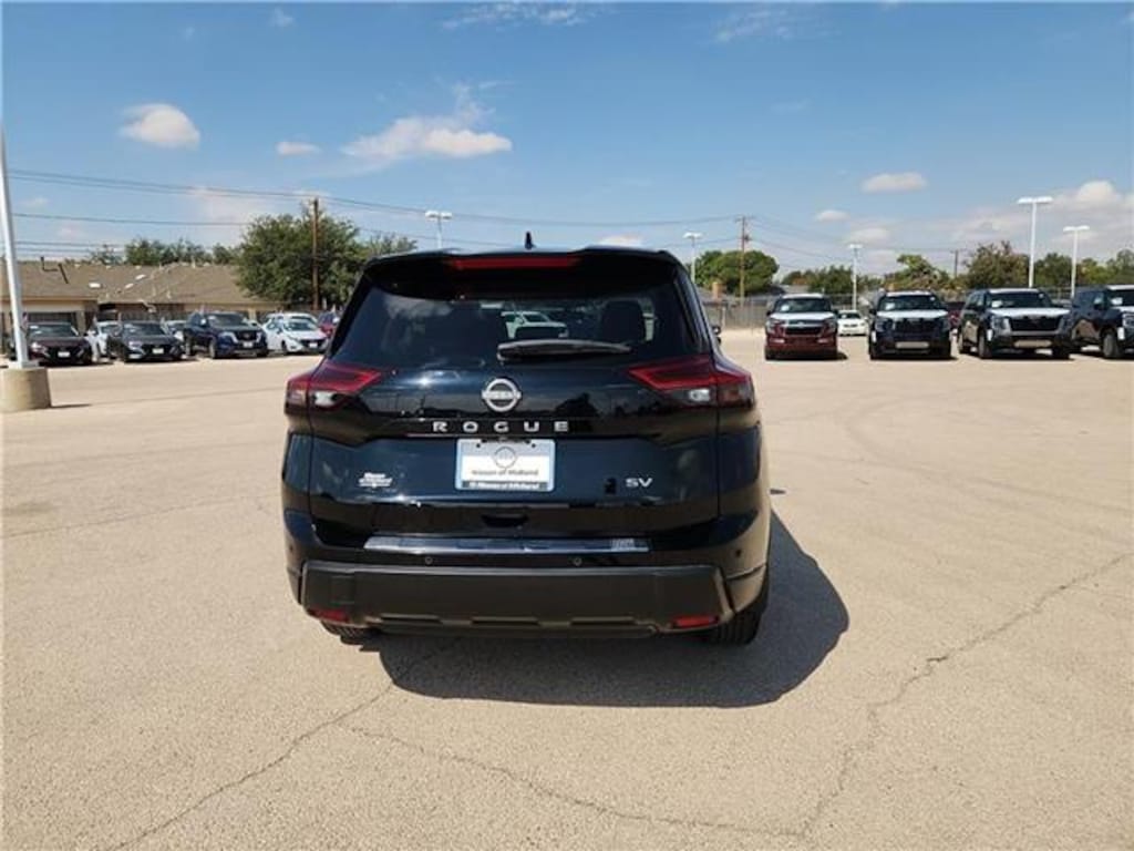 Used 2024 Nissan Rogue SV