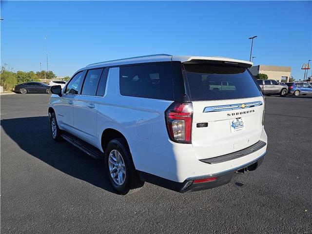 2024 Chevrolet Suburban LS photo 2