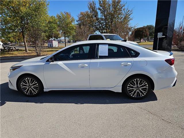 2023 Kia Forte GT-Line photo 2