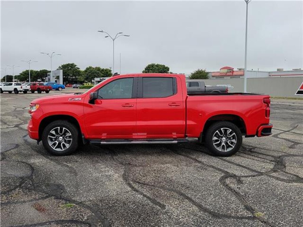 Used 2022 Chevrolet Silverado 1500 RST 4x4 Crew Cab 5.75 ft. box 147.4 in. WB