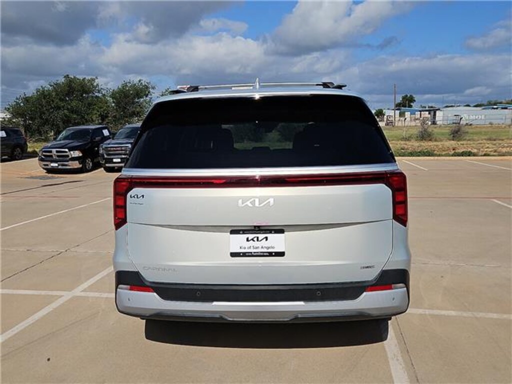 Used 2025 KIA Carnival Hybrid EX Passenger Van